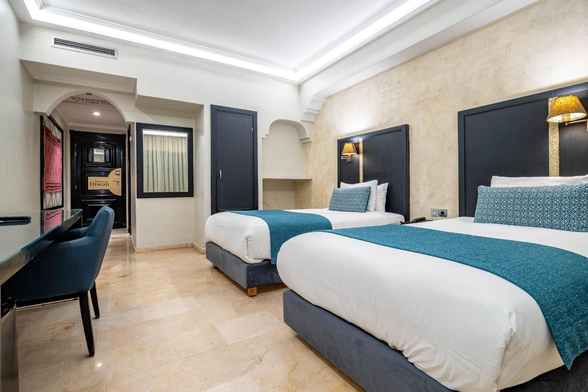 Diwan 4*