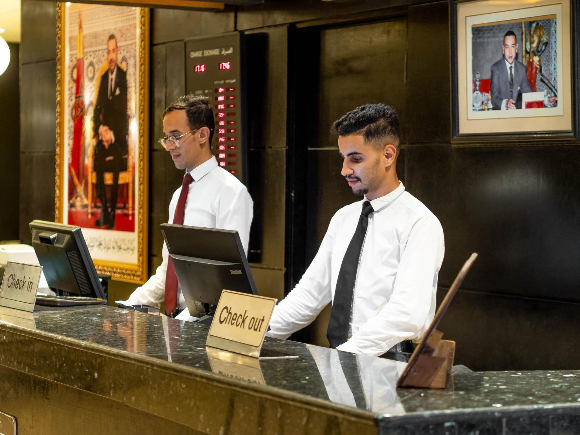 Hotel Diwan &
