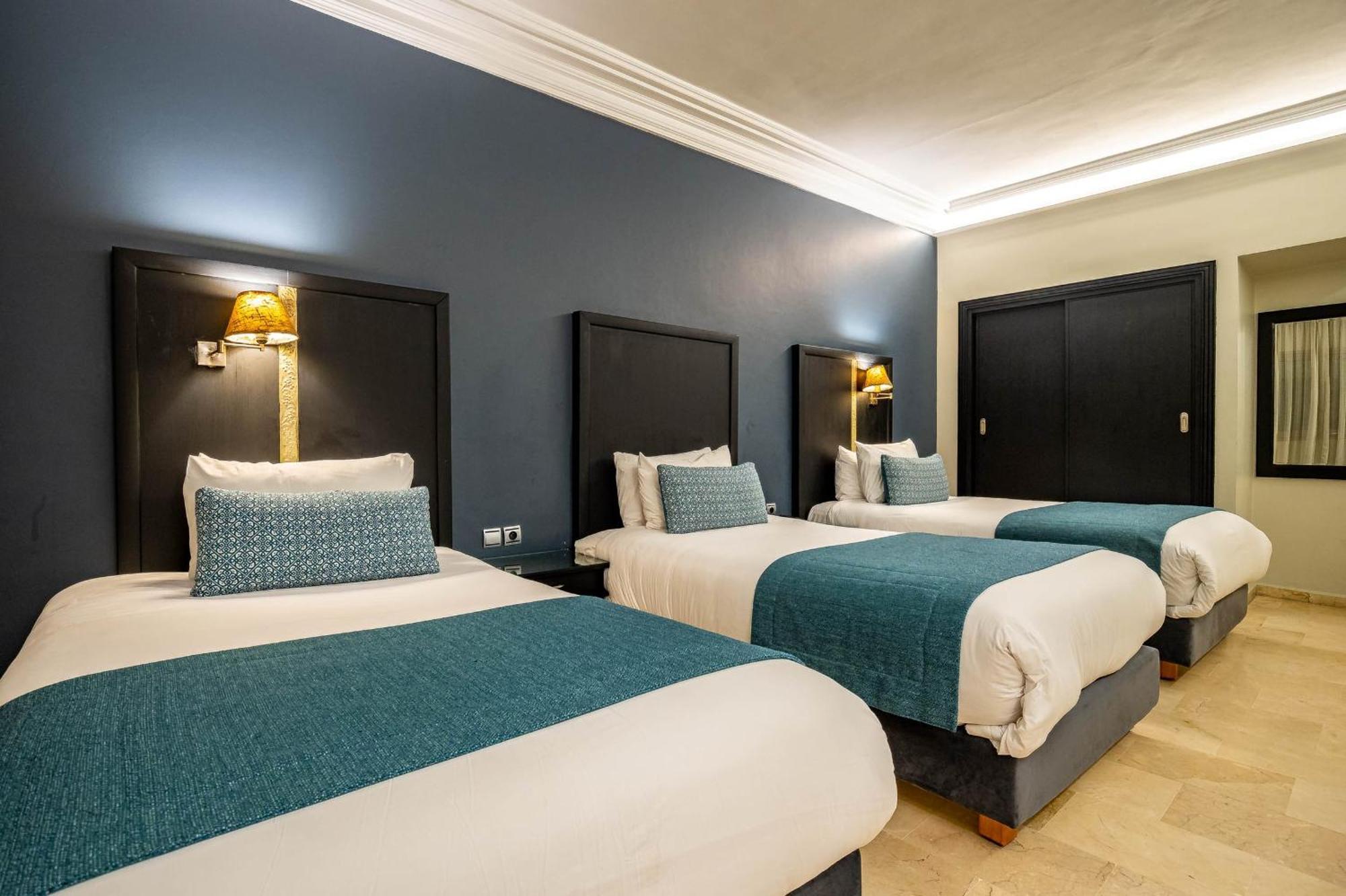 Hotel Diwan & 4*